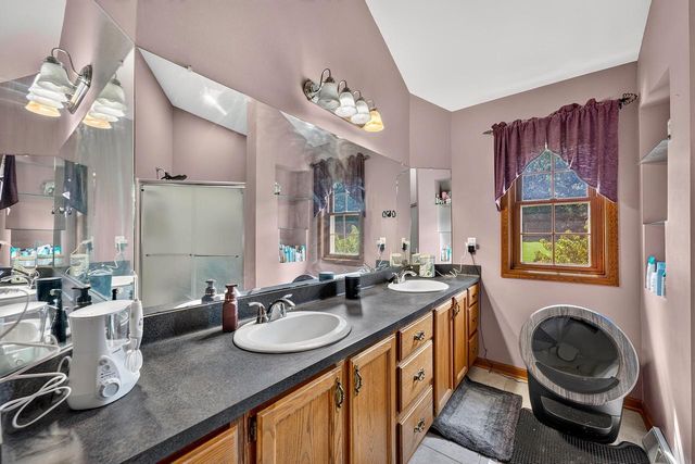 S93W33523 Fieldside COURT, Mukwonago, WI 53149