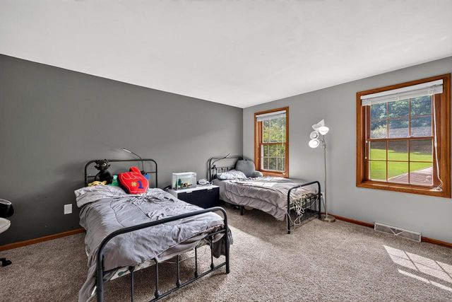 S93W33523 Fieldside COURT, Mukwonago, WI 53149
