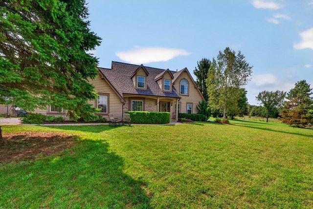 S93W33523 Fieldside COURT, Mukwonago, WI 53149