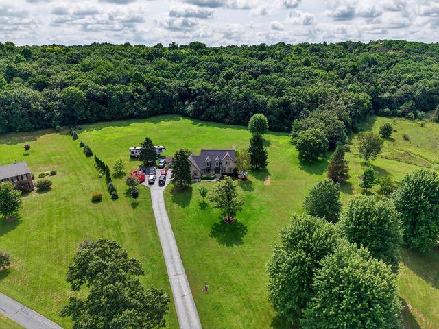 S93W33523 Fieldside COURT, Mukwonago, WI 53149
