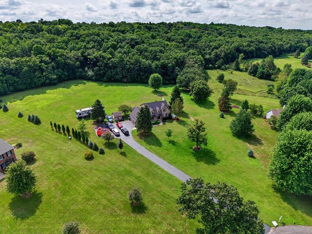 S93W33523 Fieldside COURT, Mukwonago, WI 53149