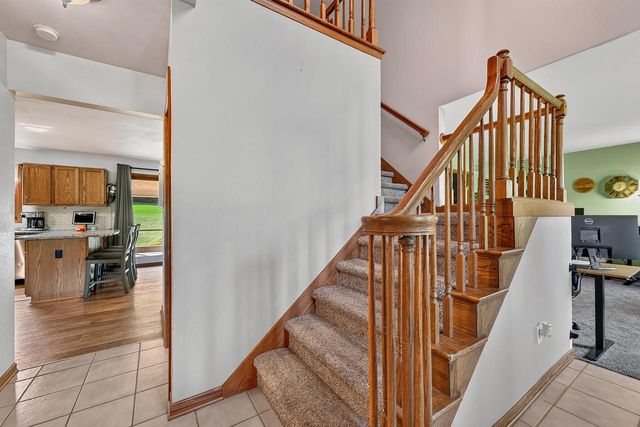 S93W33523 Fieldside COURT, Mukwonago, WI 53149