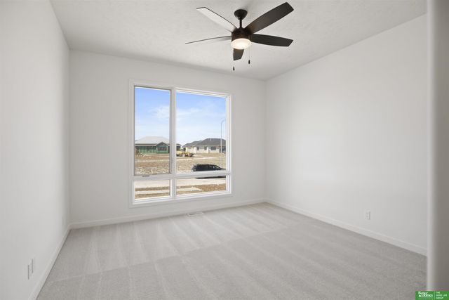 5813 N 197th Avenue, Elkhorn, NE 68022