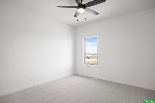 5813 N 197th Avenue, Elkhorn, NE 68022