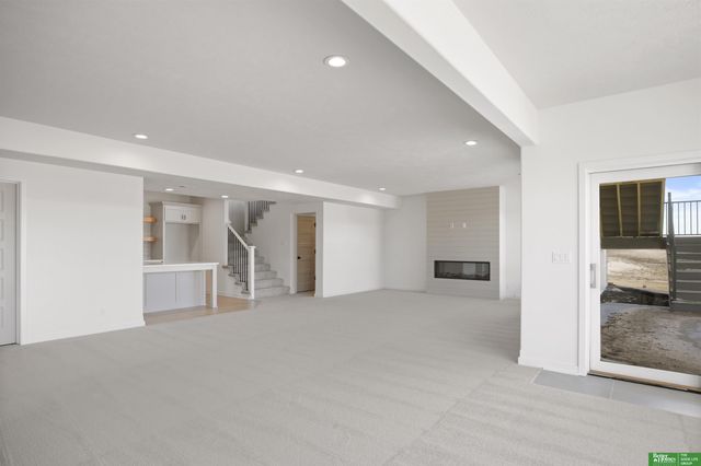 5813 N 197th Avenue, Elkhorn, NE 68022