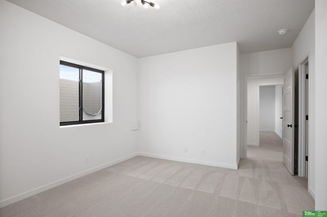 5813 N 197th Avenue, Elkhorn, NE 68022
