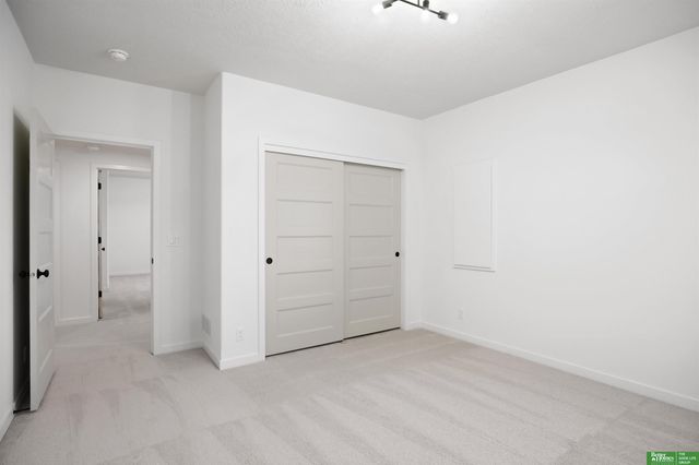 5813 N 197th Avenue, Elkhorn, NE 68022