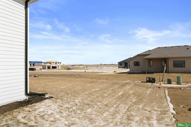 5813 N 197th Avenue, Elkhorn, NE 68022
