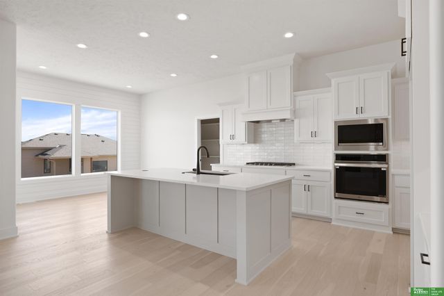 5813 N 197th Avenue, Elkhorn, NE 68022