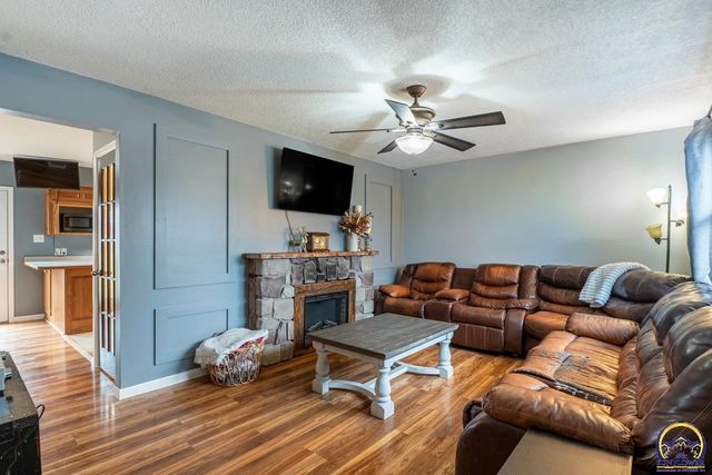 113 W Ridgeway ST, Carbondale, KS 66414