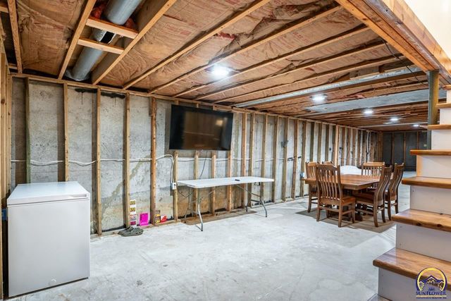 113 W Ridgeway ST, Carbondale, KS 66414