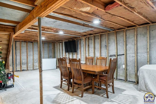 113 W Ridgeway ST, Carbondale, KS 66414