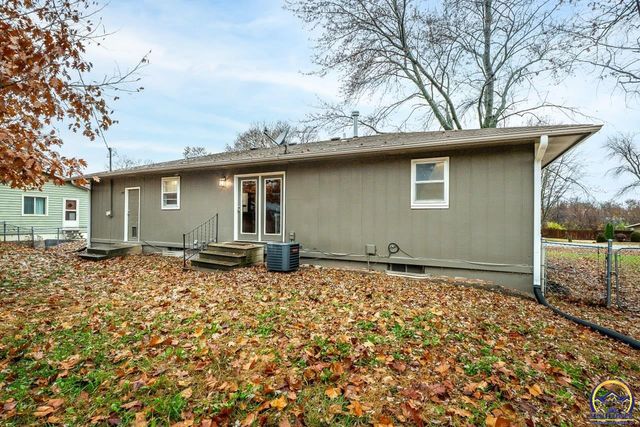 113 W Ridgeway ST, Carbondale, KS 66414