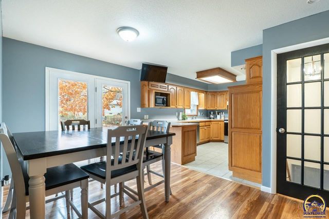 113 W Ridgeway ST, Carbondale, KS 66414