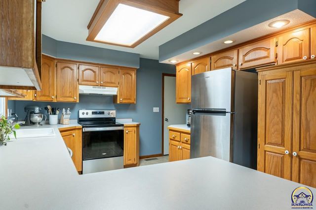 113 W Ridgeway ST, Carbondale, KS 66414