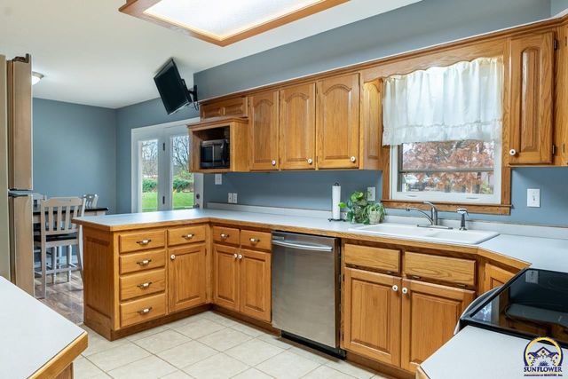 113 W Ridgeway ST, Carbondale, KS 66414