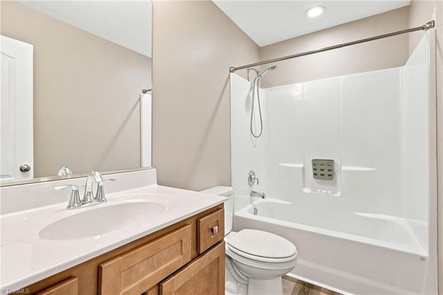 3457 River Farm Drive, Kernersville, NC 27284