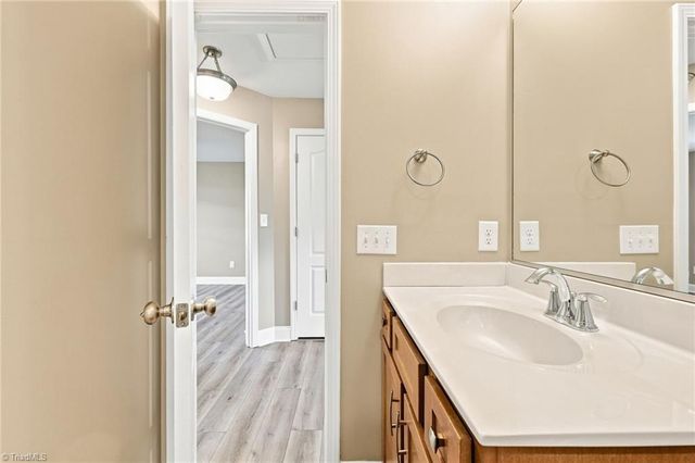 3457 River Farm Drive, Kernersville, NC 27284