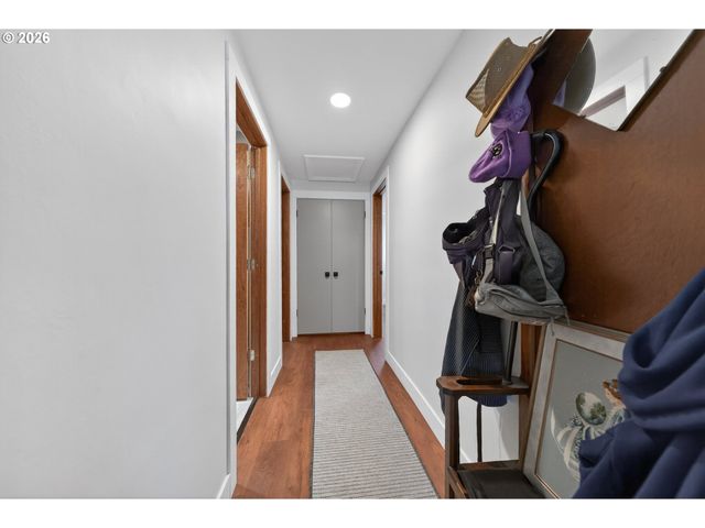 2767 W LANGENBERG Ave, Roseburg, OR 97471