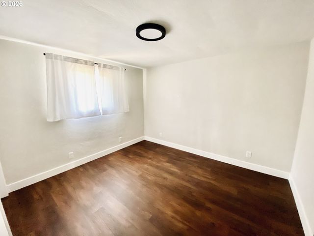 2767 W LANGENBERG Ave, Roseburg, OR 97471