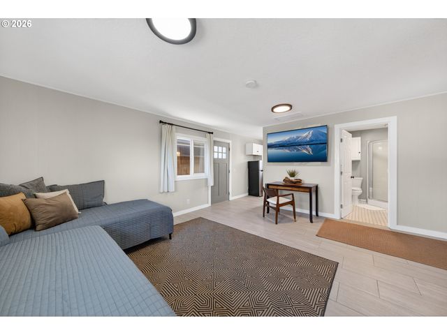 2767 W LANGENBERG Ave, Roseburg, OR 97471