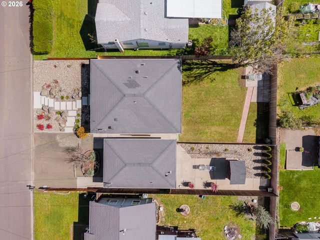 2767 W LANGENBERG Ave, Roseburg, OR 97471