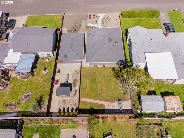 2767 W LANGENBERG Ave, Roseburg, OR 97471