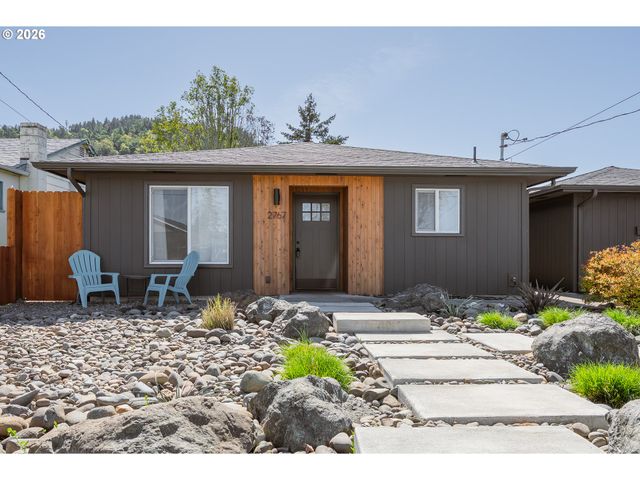 2767 W LANGENBERG Ave, Roseburg, OR 97471