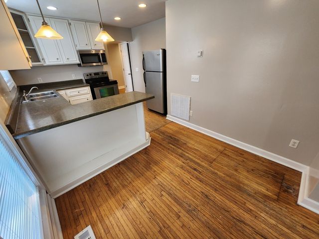 1216 Ainlay Dr, Nashville, TN 37217