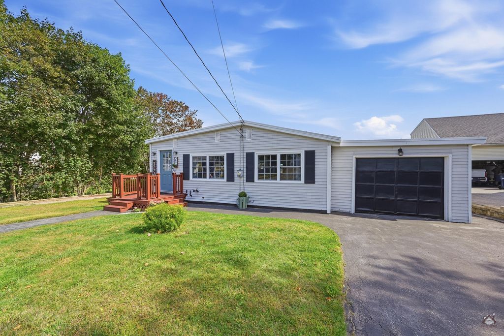 23 Beckett Street, Lewiston, ME 04240 — photo 2
