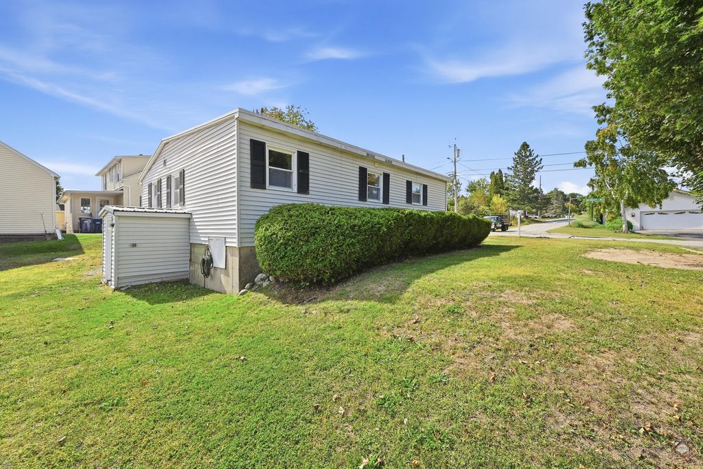 23 Beckett Street, Lewiston, ME 04240 — photo 5