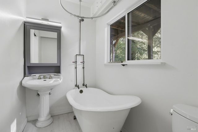 10 Pedrini Way, Lagunitas, CA 94938