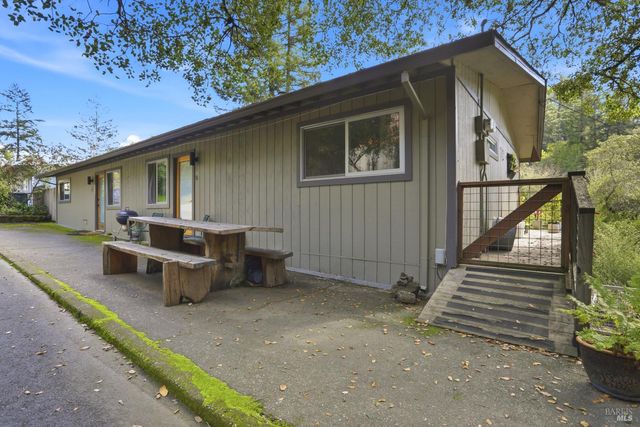 10 Pedrini Way, Lagunitas, CA 94938