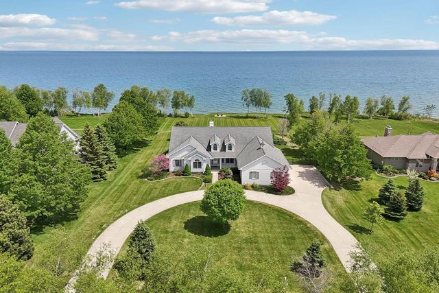 4635 S 10th STREET, Manitowoc, WI 54220