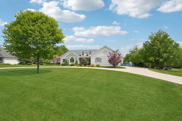 4635 S 10th STREET, Manitowoc, WI 54220
