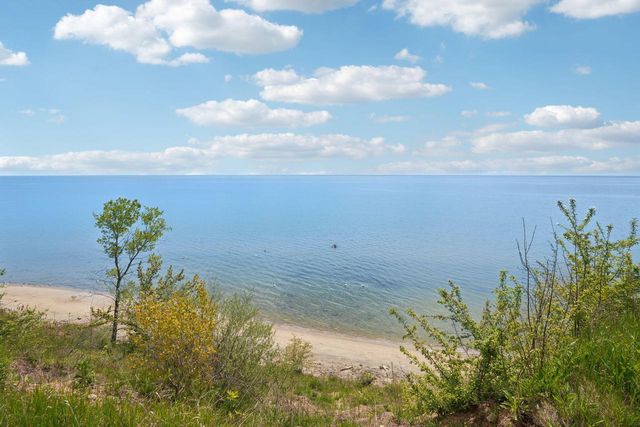 4635 S 10th STREET, Manitowoc, WI 54220