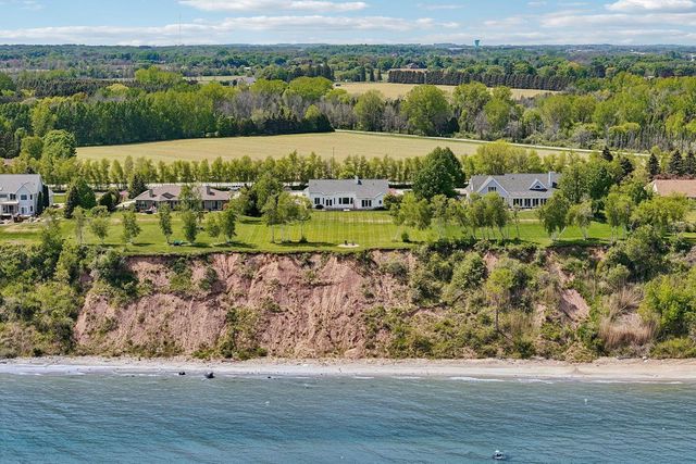 4635 S 10th STREET, Manitowoc, WI 54220