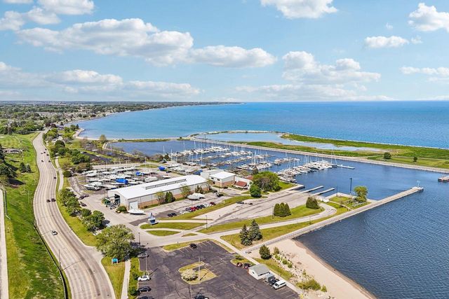 4635 S 10th STREET, Manitowoc, WI 54220