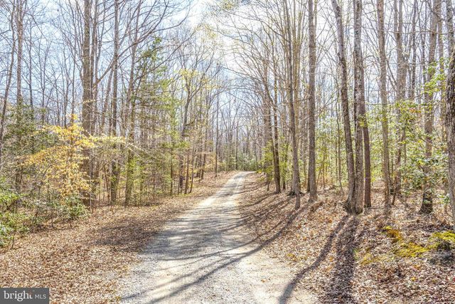 1185 BELLE MEADE RD, Bumpass, VA 23024