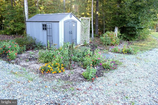 1185 BELLE MEADE RD, Bumpass, VA 23024