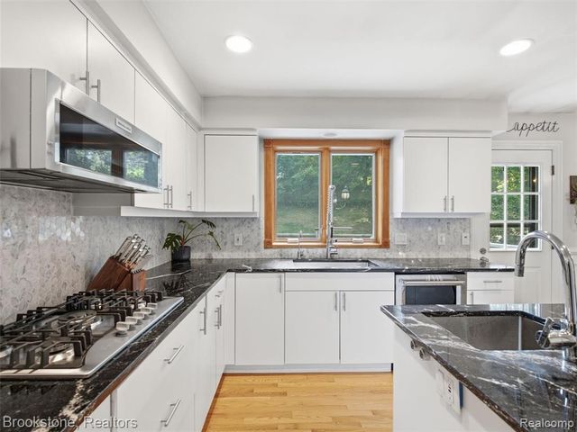 3351 Proctor Lane, Oakland, MI 48363