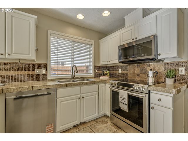 41816 Nw BROADSHIRE Ln, Banks, OR 97106