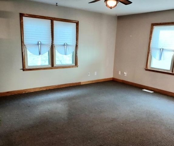 3905 N Farwell AVENUE, Shorewood, WI 53211