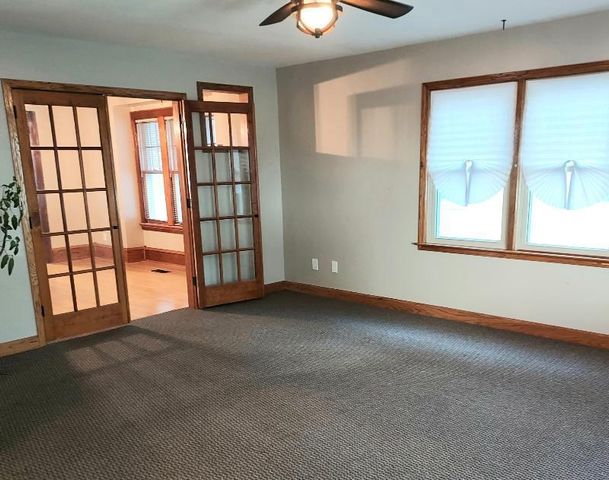 3905 N Farwell AVENUE, Shorewood, WI 53211