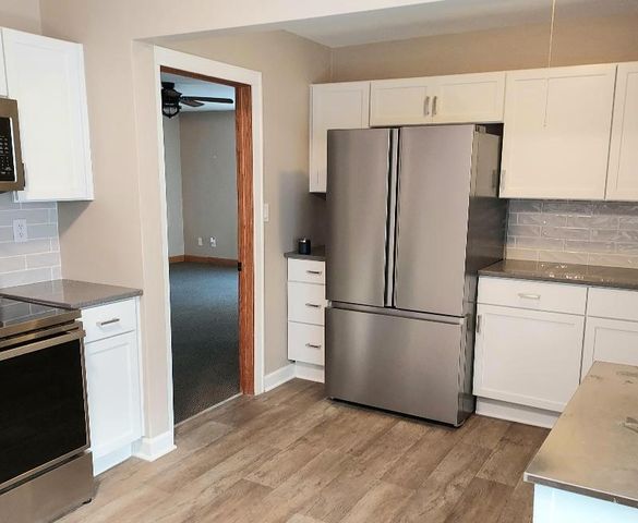 3905 N Farwell AVENUE, Shorewood, WI 53211