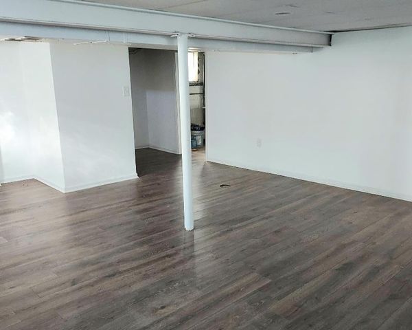 3905 N Farwell AVENUE, Shorewood, WI 53211