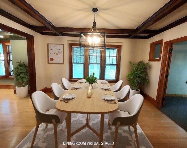 3905 N Farwell AVENUE, Shorewood, WI 53211