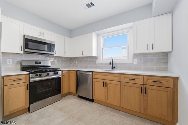 23 Edwin Pl, Newark City, NJ 07112
