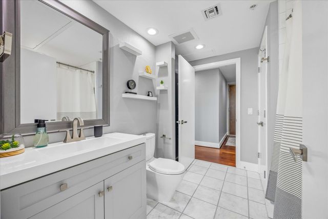 300 Bowie ST 2805, Austin, TX 78703