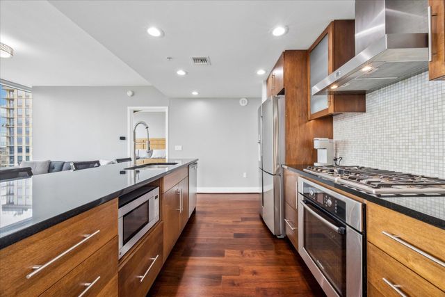 300 Bowie ST 2805, Austin, TX 78703